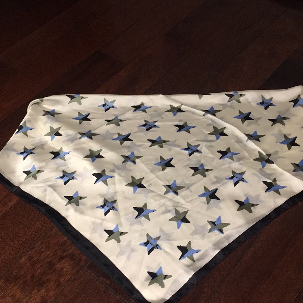 Scarf - Picture 3 of 5